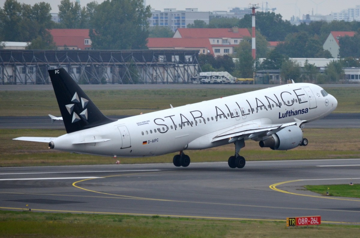 D-AIPC Lufthansa Airbus A320-211   beim Start in Tegel am 12.09.2014