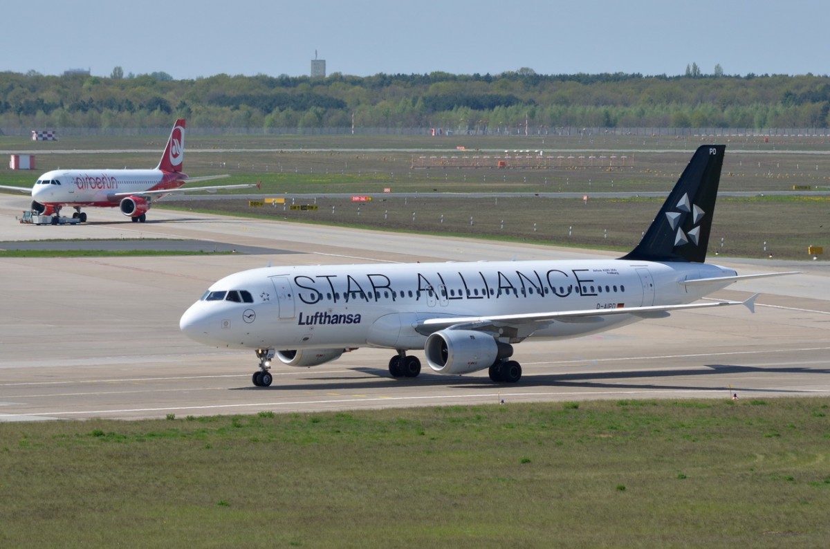 D-AIPD Lufthansa Airbus A320-211   Freiburg  in Tegel zum Gate  29.04.2015