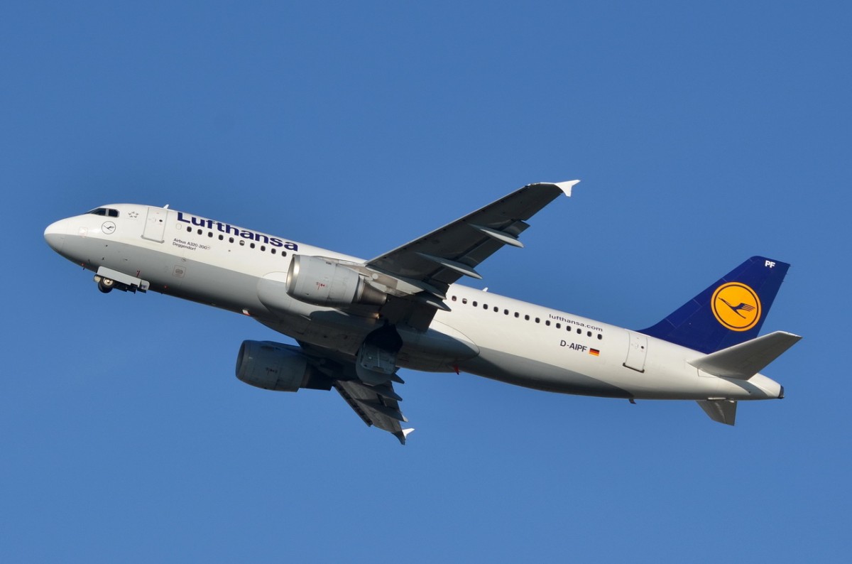 D-AIPF Lufthansa Airbus A320-211  Deggendorf in München gestartet am 05.12.2015