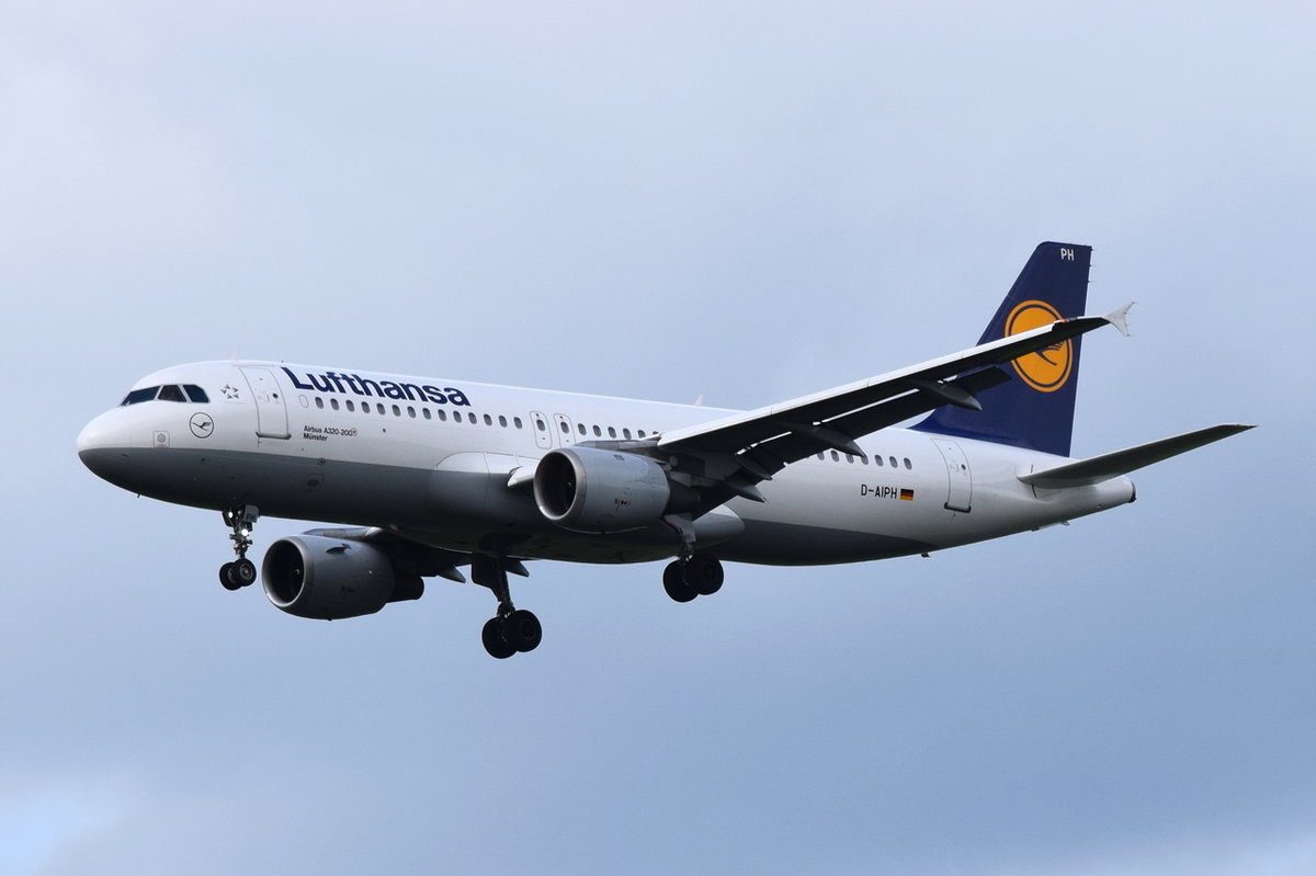 D-AIPH Lufthansa Airbus A320-211   Münster   beim Landeanflug auf München am 15.05.2016