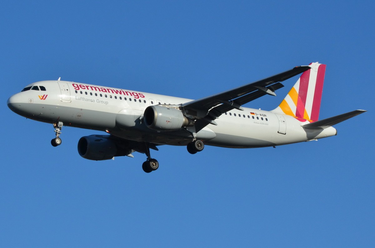 D-AIQR Germanwings Airbus A320-211   am 29.01.2015 Landeanflug in Tegel