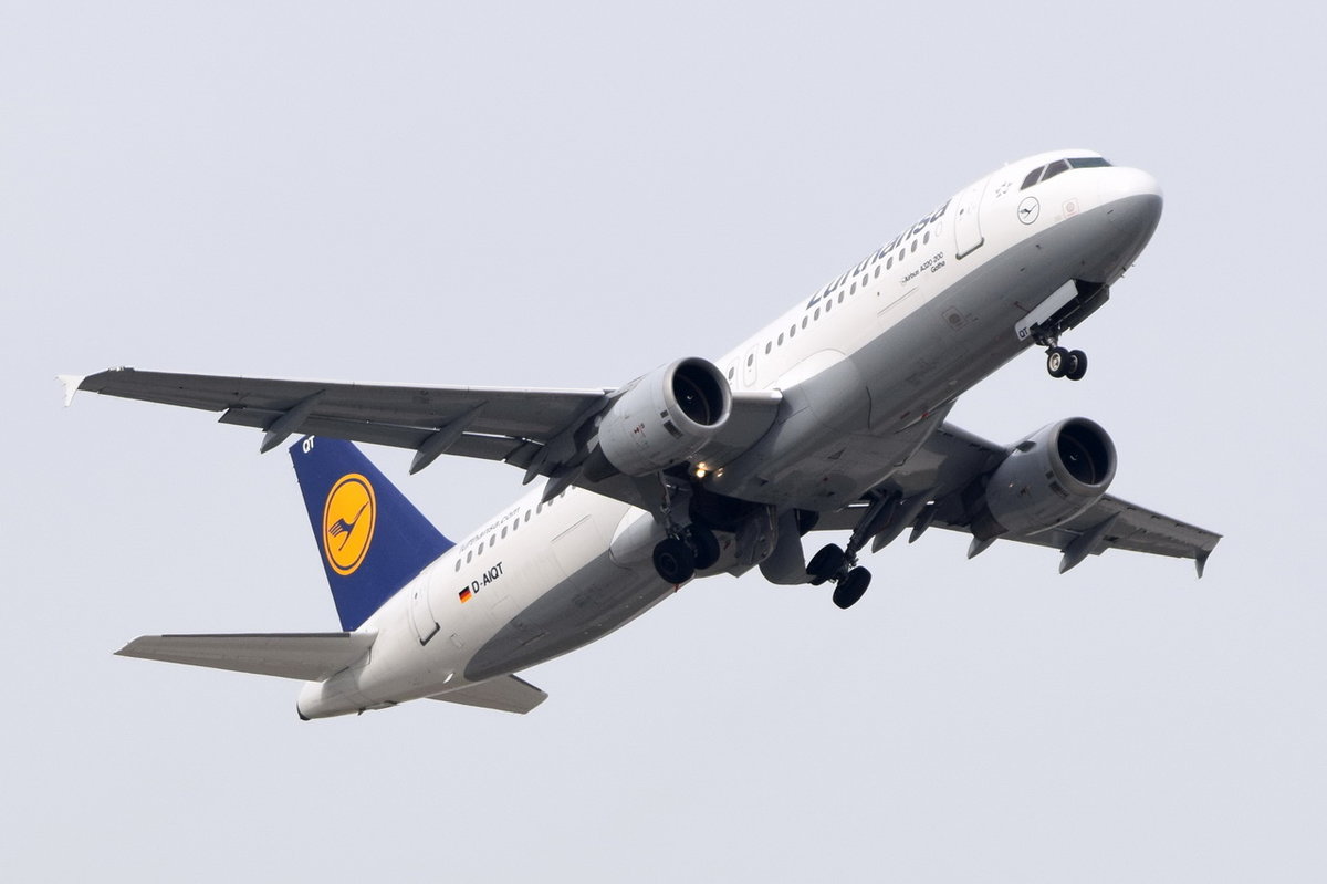 D-AIQT Lufthansa Airbus A320-211   Gotha   , MUC , 14.10.2016