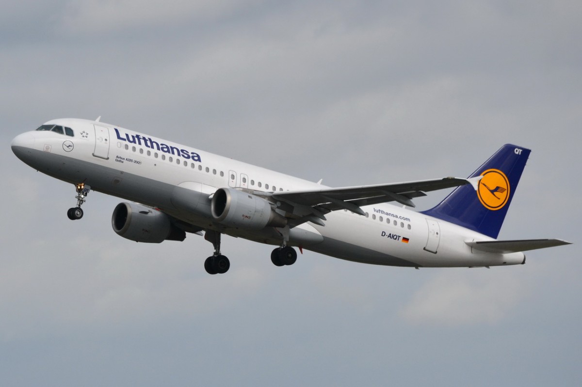 D-AIQT Lufthansa Airbus A320-211   Start in Tegel 09.04.2014