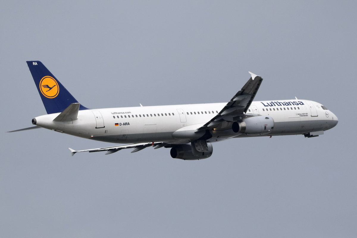 D-AIRA Lufthansa Airbus A321-131  Finkenwerder   in München gestartet am 12.10.2016