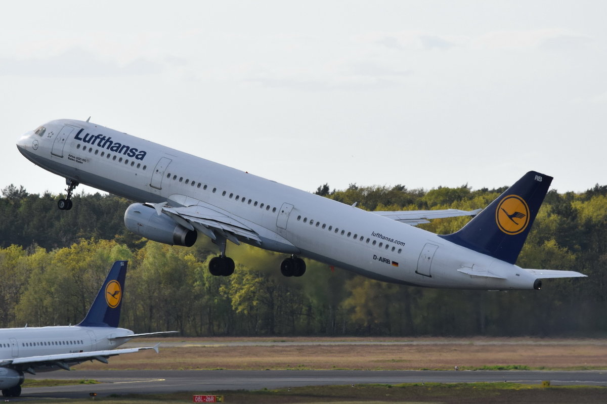 D-AIRB Lufthansa Airbus A321-131   Baden-Baden   gestartet in Tegel am 04.05.2016