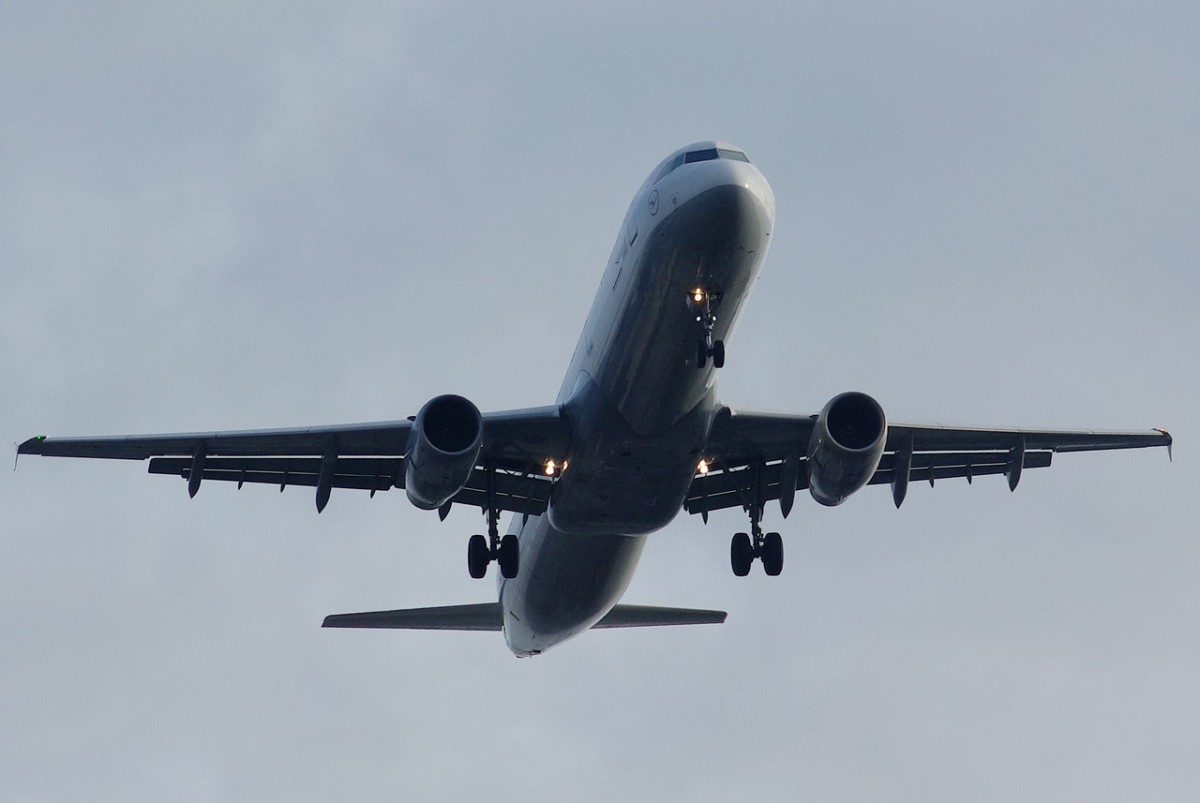 D-AIRD Lufthansa Airbus A321-131  Coburg   beim Anflug auf Tegel am 16.12.2014