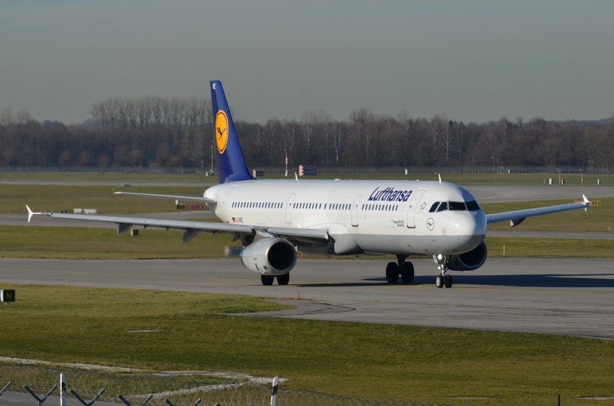 D-AIRE Lufthansa Airbus A321-131  Osnabrück  am 07.12.2015 in München zum Start
