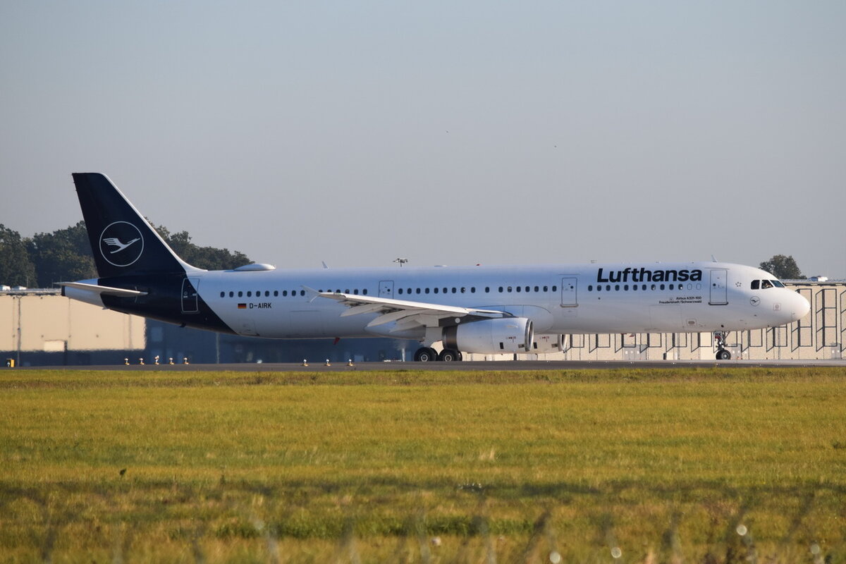 D-AIRK , Lufthansa , Airbus A321-131  Freudenstadt/Schwarzwald  ,09.10.2021 , Berlin-Brandenburg  Willy Brandt  , BER ,  