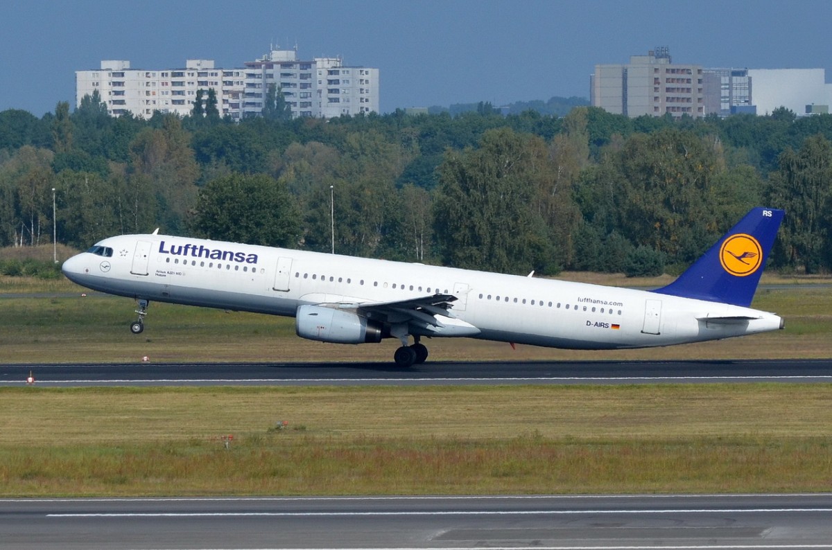 D-AIRS Lufthansa Airbus A321-131   beim Start in Tegel am 08.09.2014