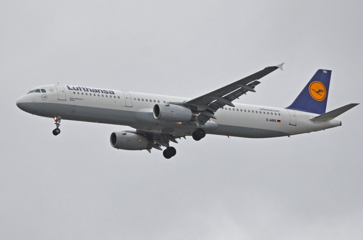 D-AIRS Lufthansa Airbus A321-131  Husum   beim Landeanflug auf Tegel am 09.02.2015