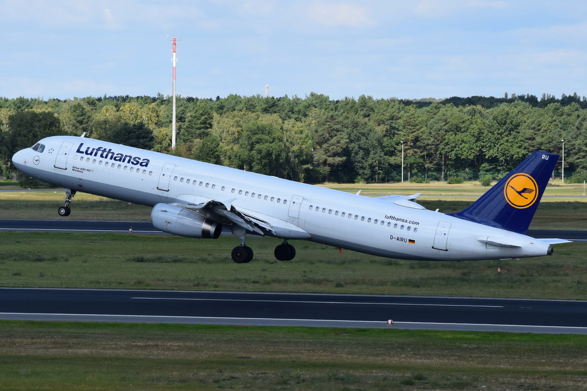 D-AIRU Lufthansa Airbus A321-131 (Würzburg)  , TXL , 22.09.2017