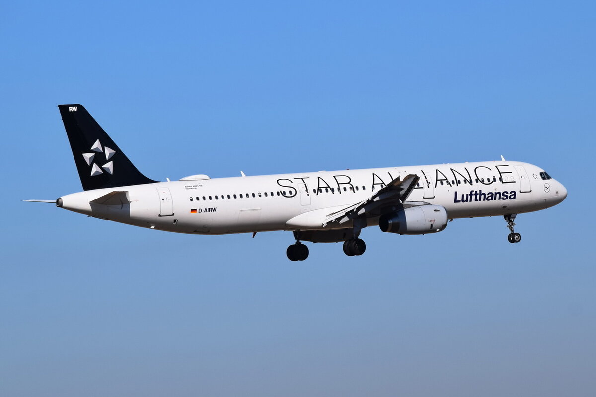 D-AIRW , Lufthansa , Airbus A321-131  Heilbronn  ,  Berlin-Brandenburg  Willy Brandt  , BER , 13.03.2022 ,