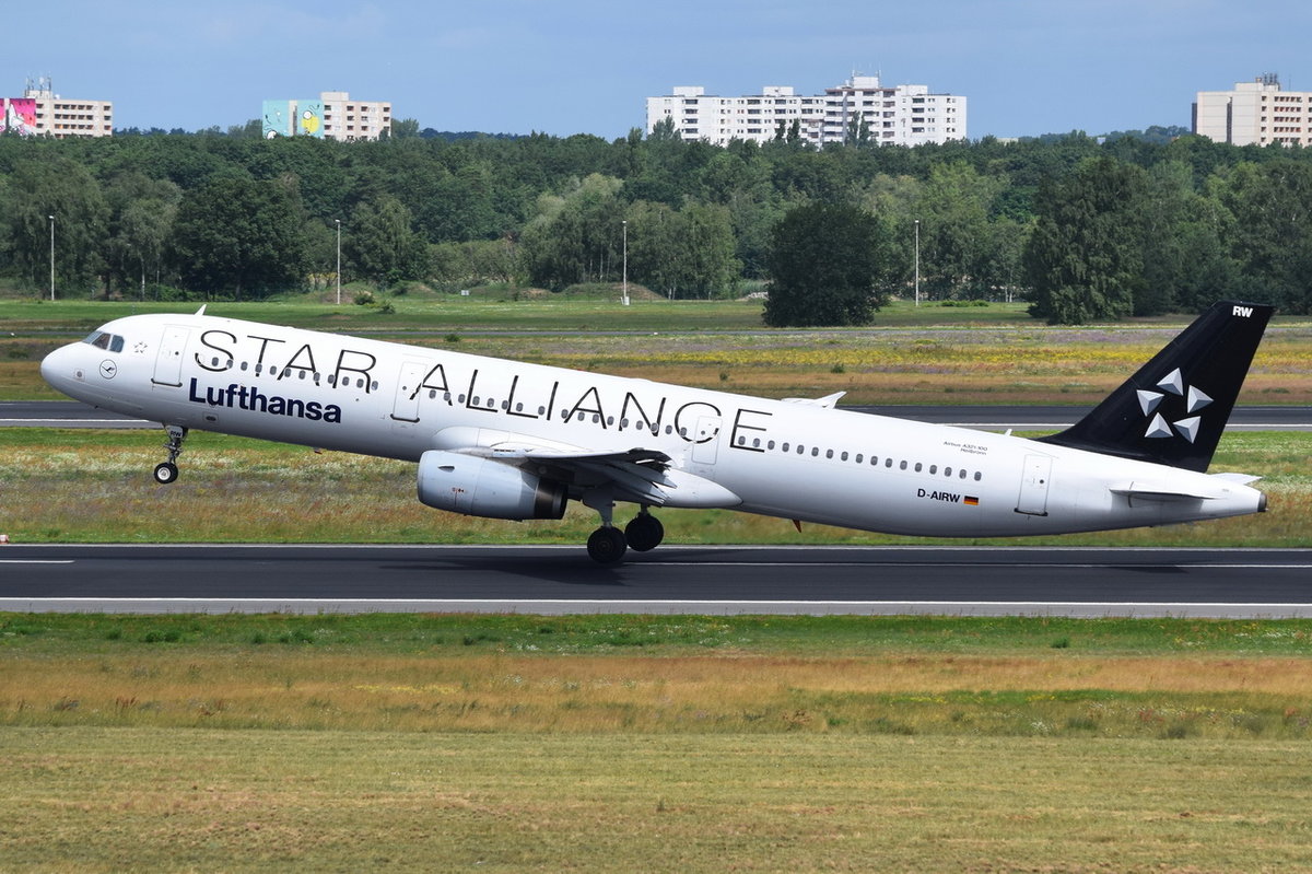 D-AIRW Lufthansa Airbus A321-131  Heilbronn   , TXL , 13.07.2017