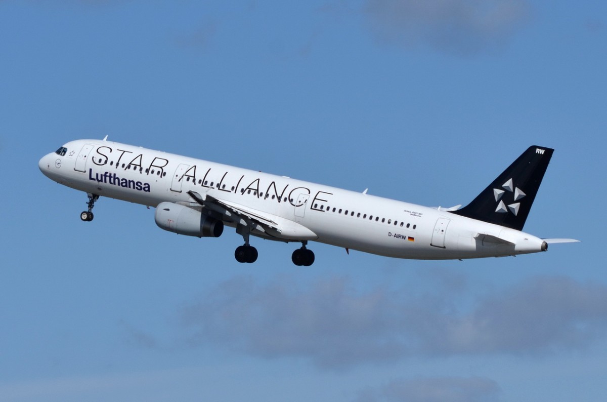 D-AIRW Lufthansa Airbus A321-131  Heilbronn  gestrarte in Tegel  16.04.2015