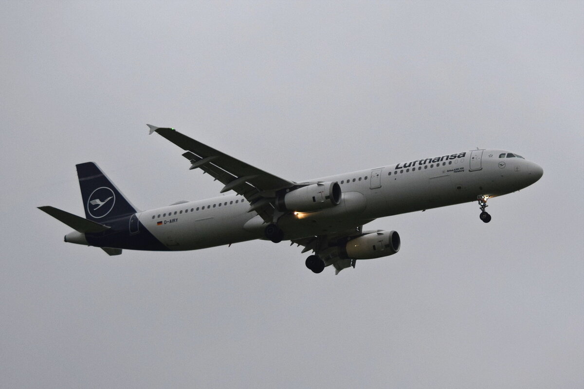 D-AIRY , Lufthansa , Airbus A321-131  Flensburg  ,  Berlin-Brandenburg  Willy Brandt  , BER ,29.09.2021