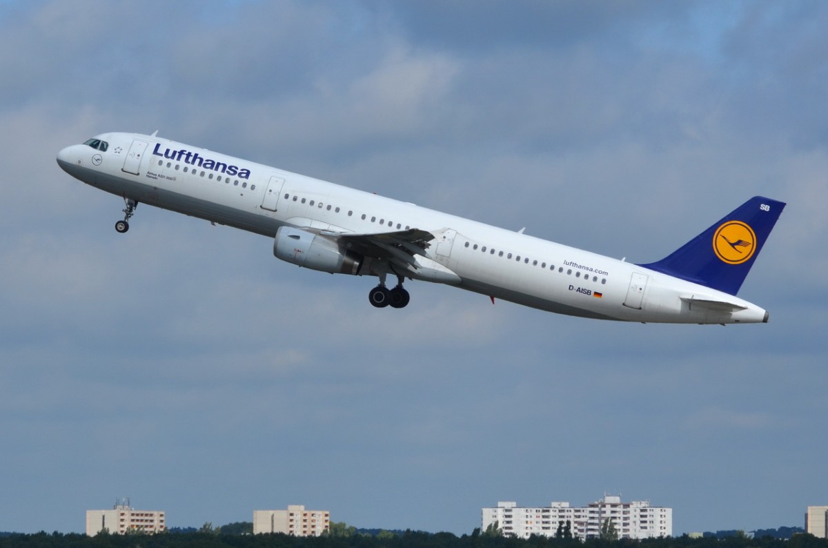 D-AISB Lufthansa Airbus A321-231    gestartet am 20.082014 in Tegel