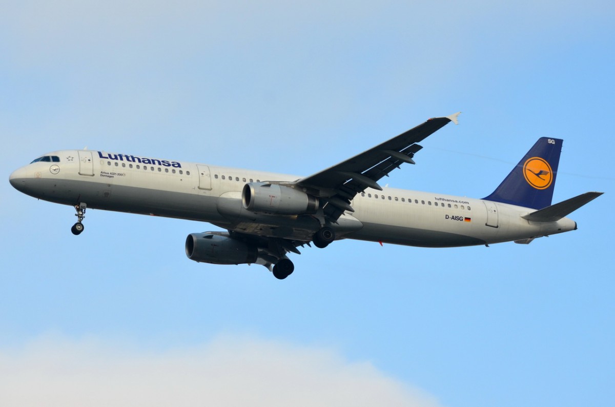 D-AISG Lufthansa Airbus A321-231  Dormagen   beim Landeanflug auf Tegel am 21.11.2014