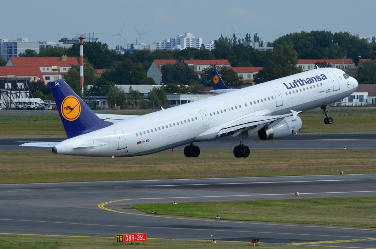 D-AISH Lufthansa Airbus A321-231    in Tegel am 03.09.2014 gestartet