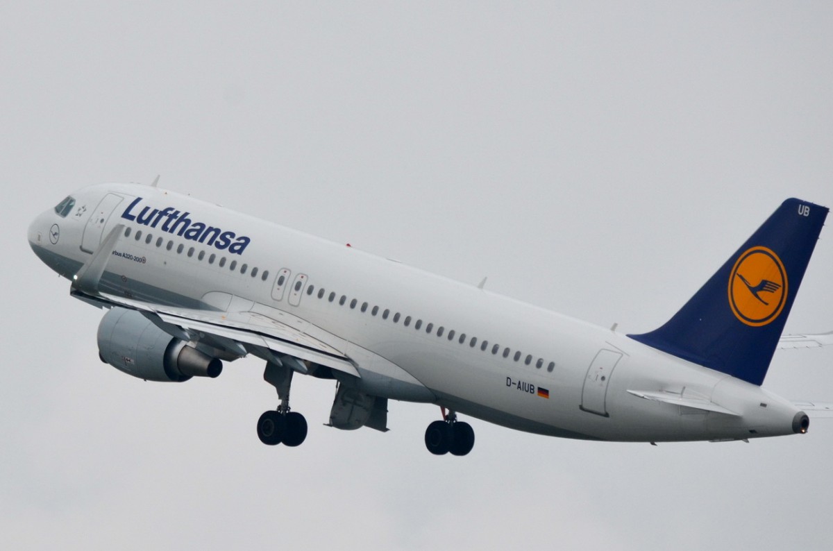 D-AIUB Lufthansa Airbus A320-214 (WL)   in tegel gestartet am 30.07.2014