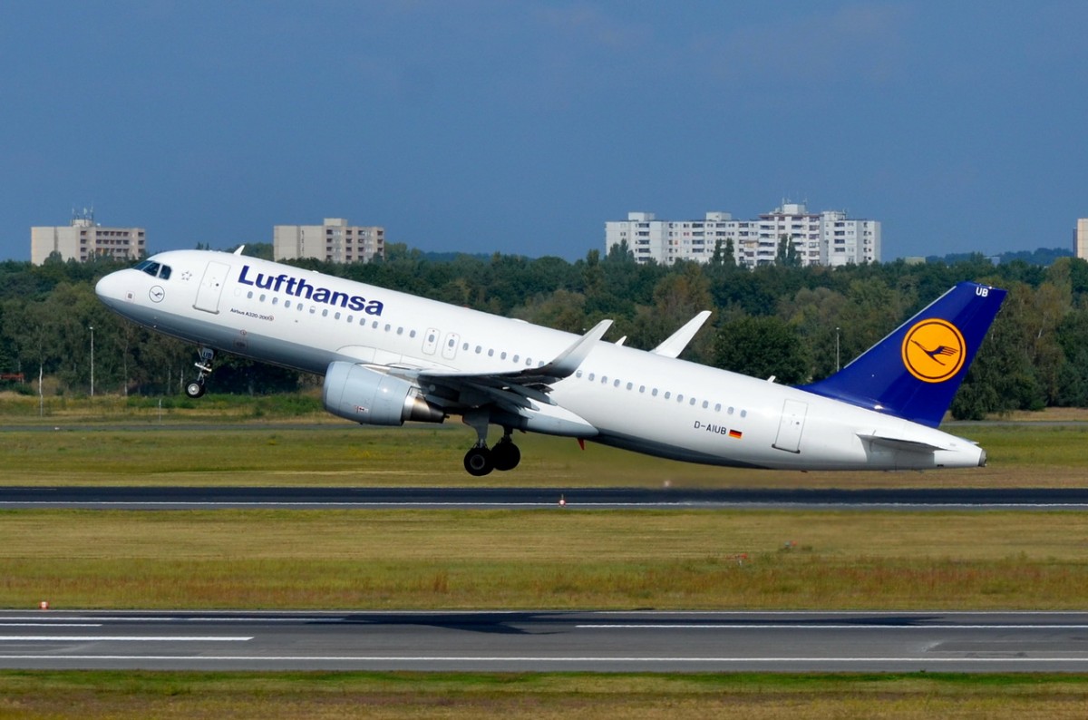 D-AIUB Lufthansa Airbus A320-214 (WL)   gestartet am 08.09.2014 in Tegel