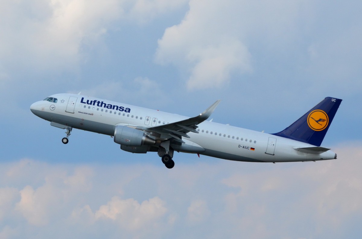 D-AIUC Lufthansa Airbus A320-214 (WL)   in Tegel am 21.08.2014 gestartet