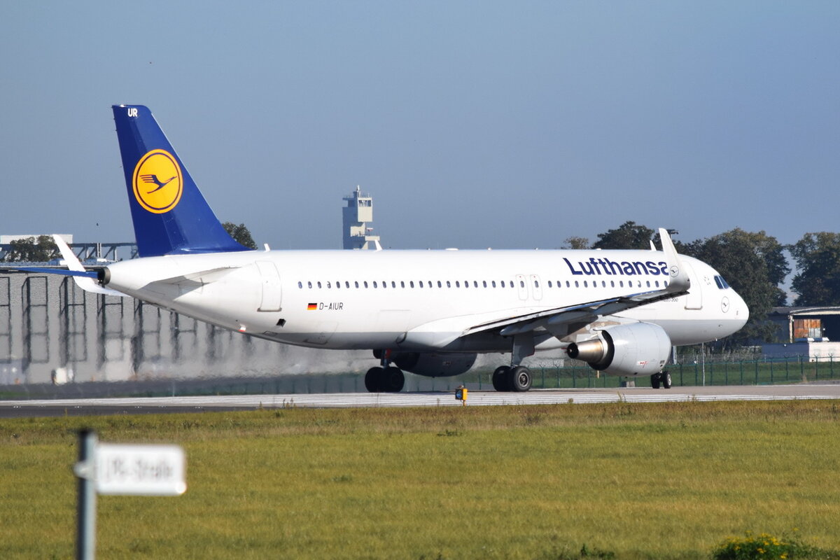 D-AIUR , Lufthansa , A320-214(WL) ,09.10.2021 , Berlin-Brandenburg  Willy Brandt  , BER , 