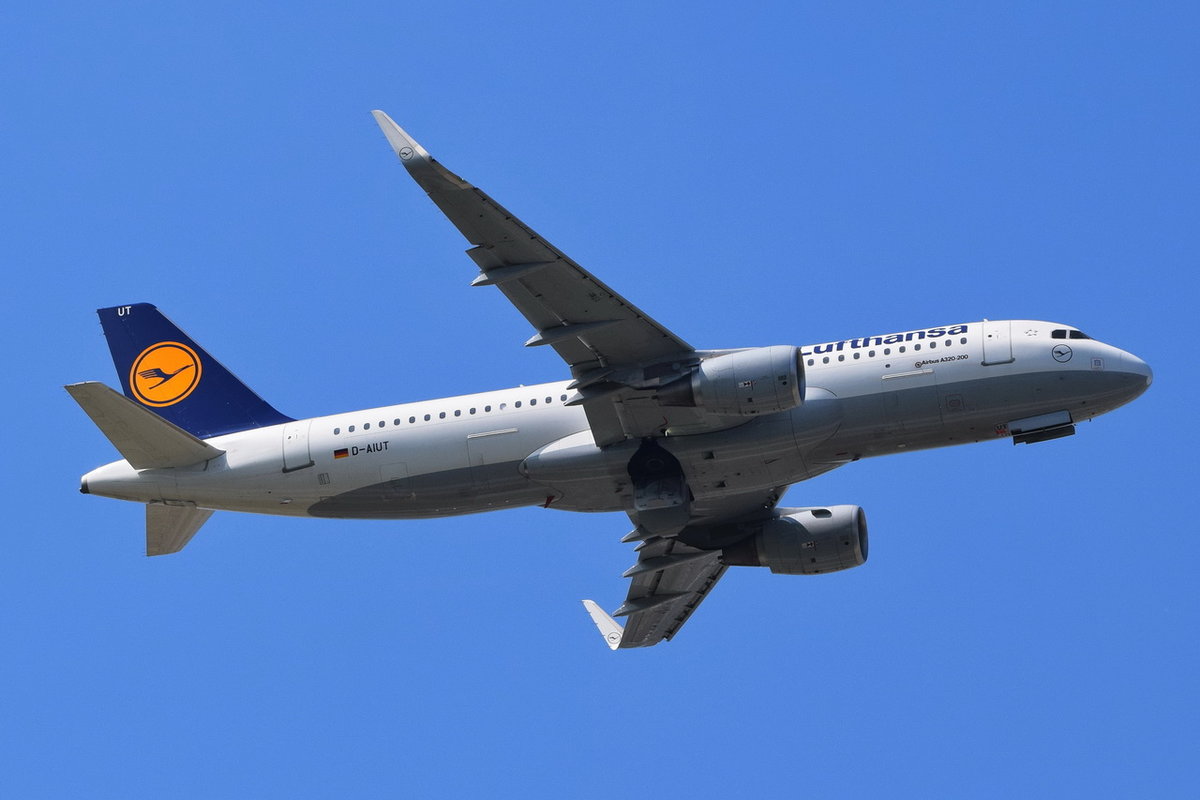 D-AIUT Lufthansa Airbus A320-214(WL)  , MUC , 11.05.2018