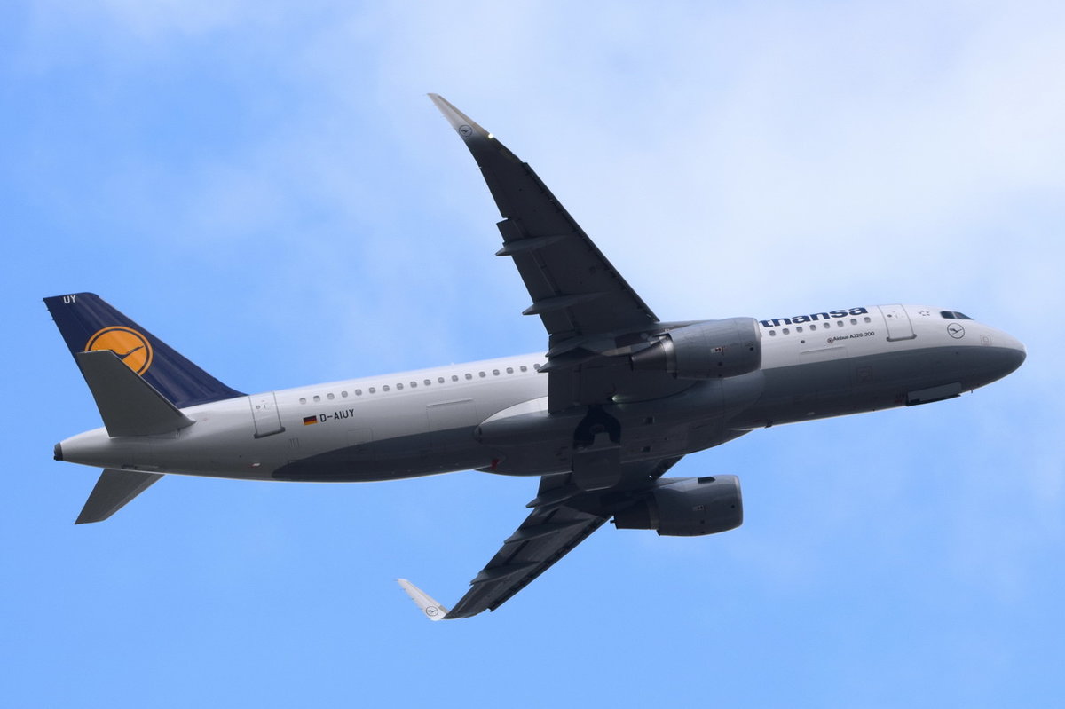 D-AIUY Lufthansa Airbus A320-214(WL)  am 12.10.2016 in München gestartet
