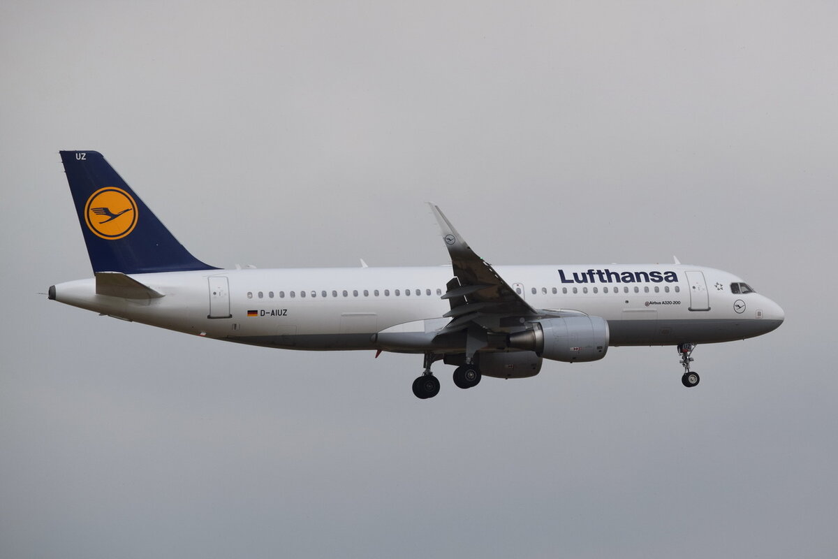 D-AIUZ , Lufthansa , Airbus A320-214(WL) ,  Berlin-Brandenburg  Willy Brandt  , BER , 24.06.2021