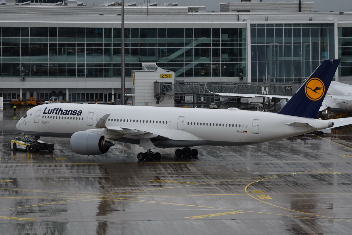 D-AIXB Lufthansa Airbus A350-941  Stuttgart   , MUC , 03.10.2017