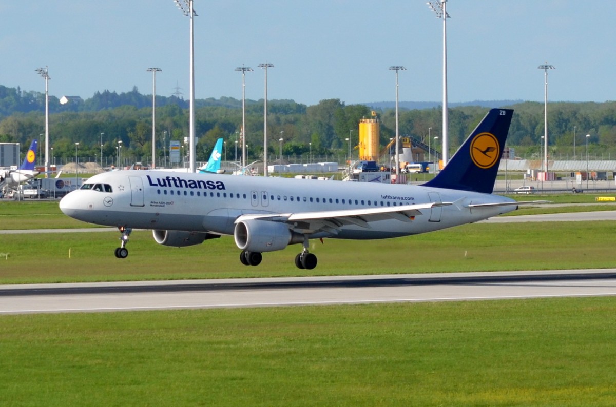 D-AIZB Lufthansa Airbus A320-214  Norderstedt  bei der Landung in München  10.05.2015