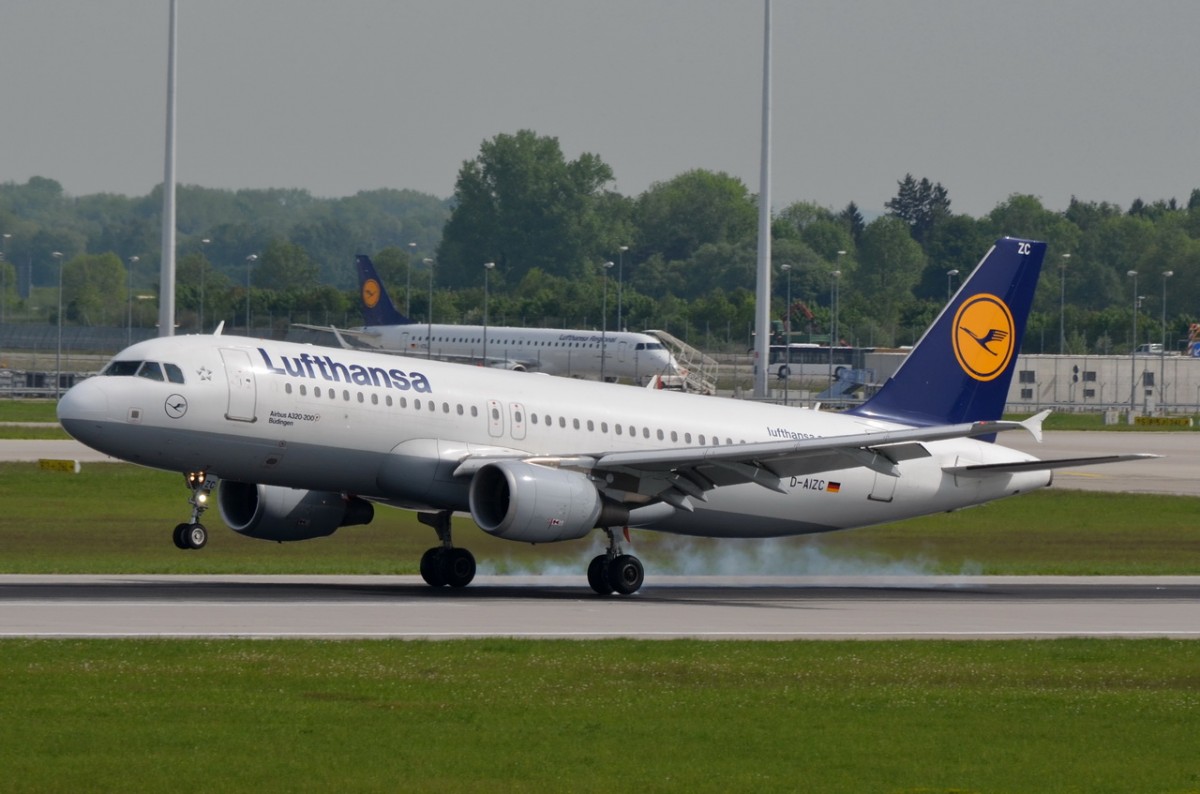 D-AIZC Lufthansa Airbus A320-214  Büdingen  bei der Landung in München am 12.05.2015
