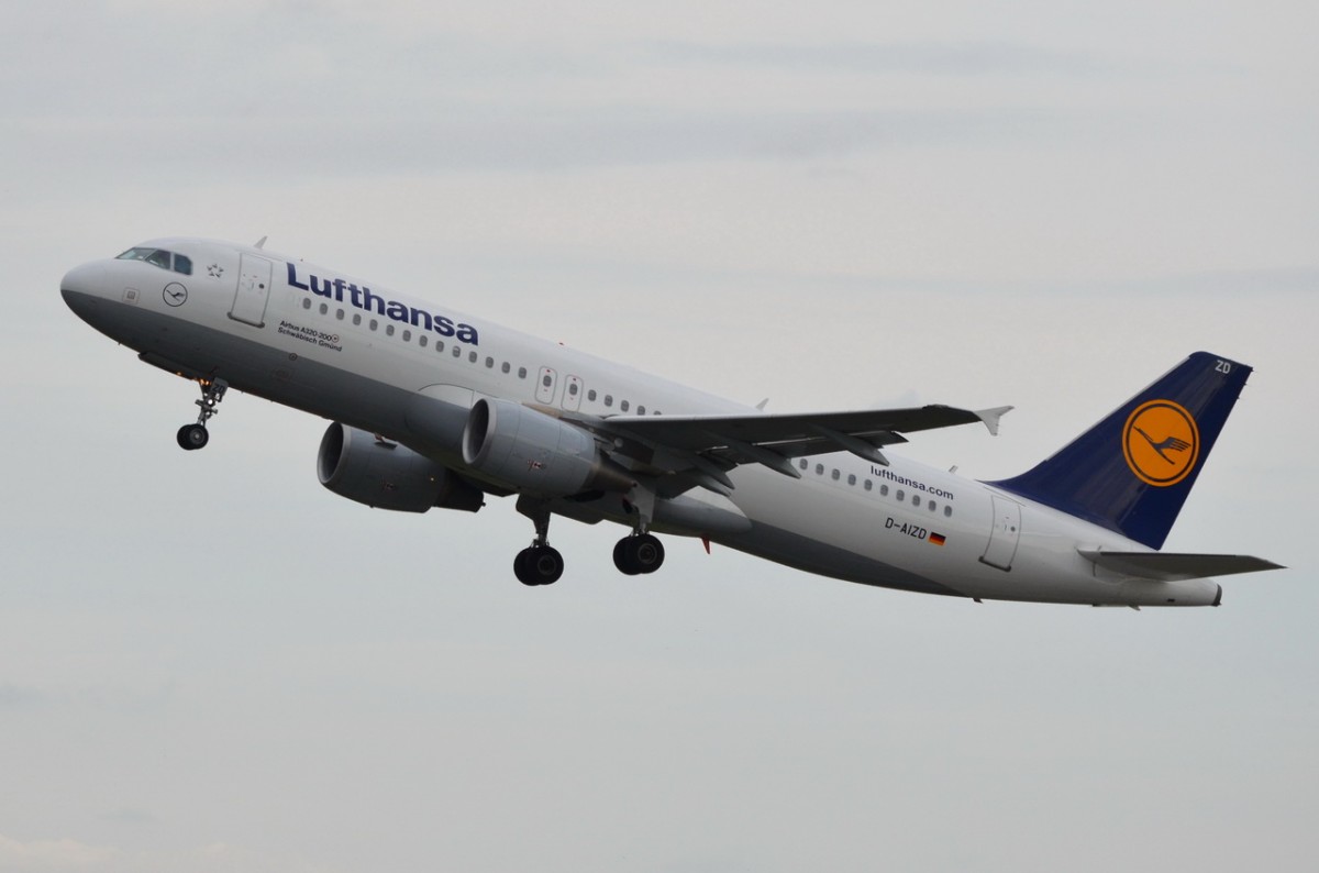D-AIZD Lufthansa Airbus A320-214   in Tegel am 12.08.2014 gestartet