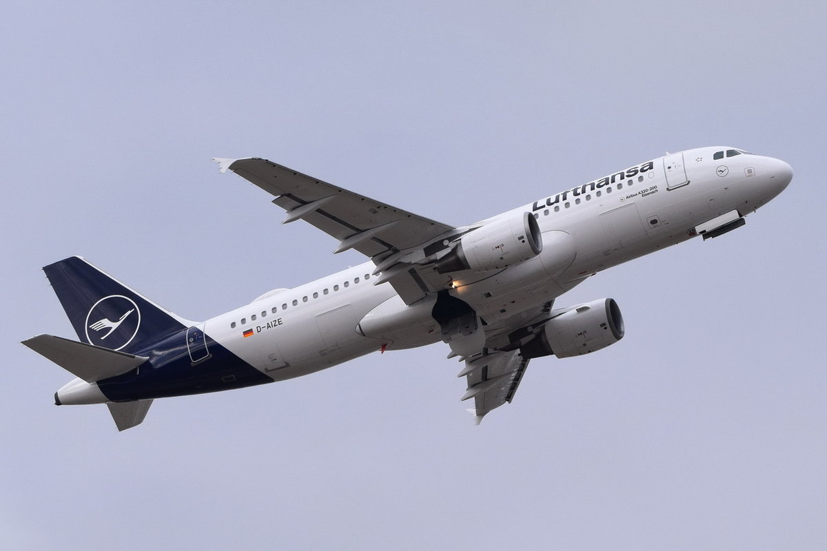 D-AIZE Lufthansa Airbus A320-214  , MUC , 28.03.2019