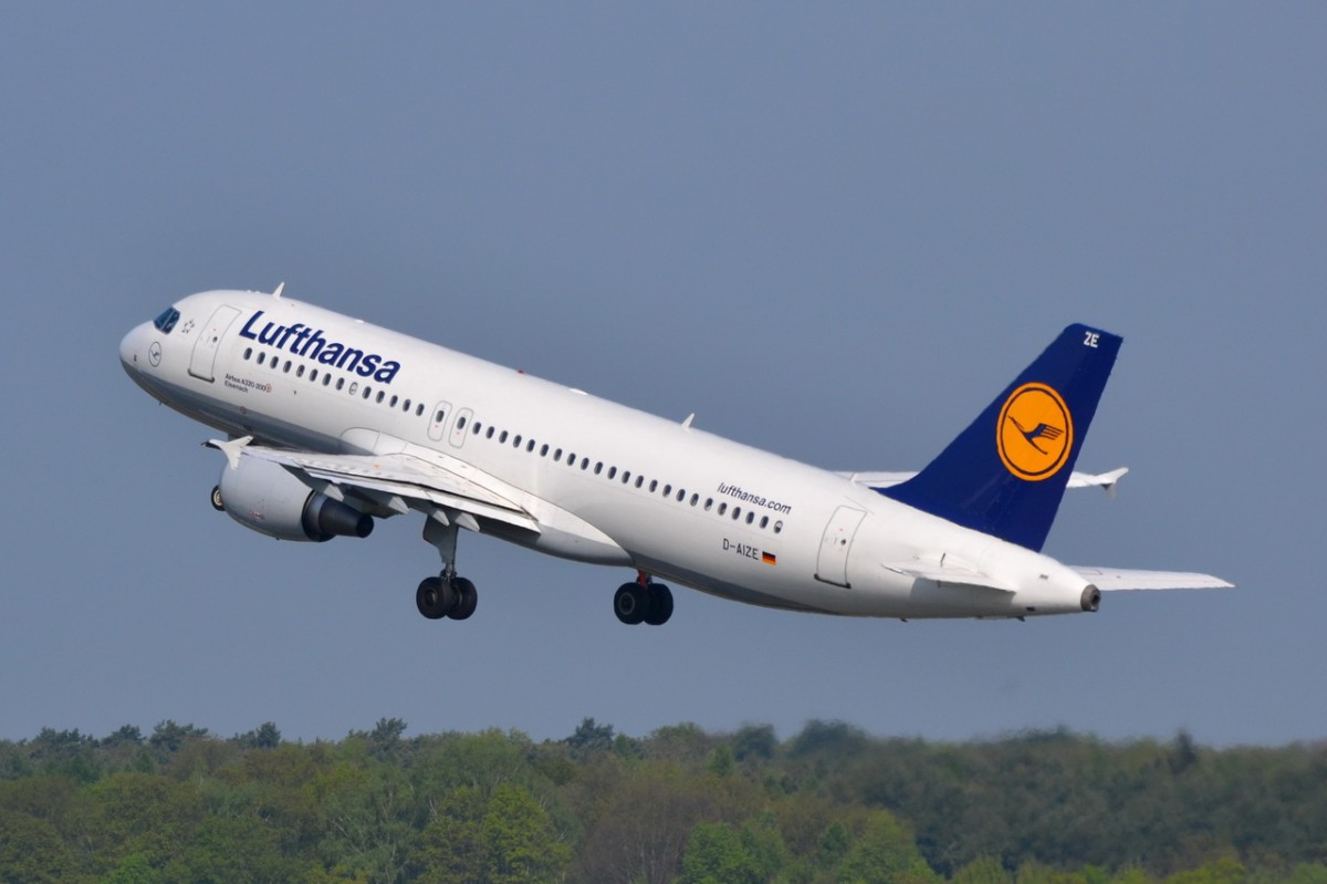 D-AIZE Lufthansa Airbus A320-214  gestartet in Tegel 23.04.2014