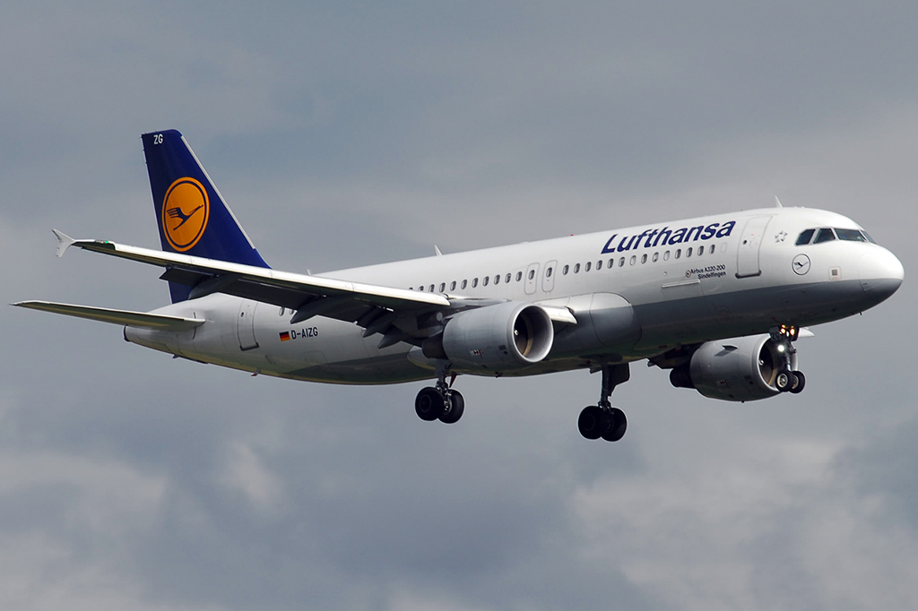 D-AIZG Airbus A320-214 05.07.2014  Sindelfingen 