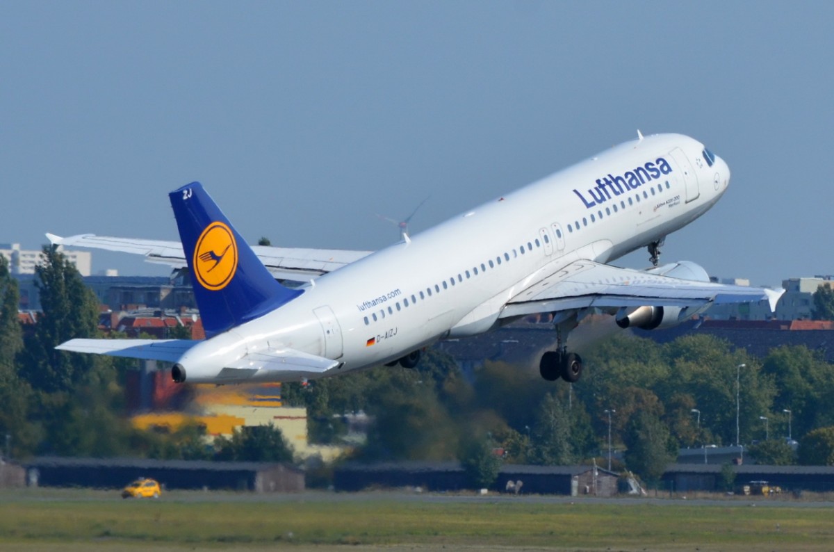 D-AIZJ Lufthansa Airbus A320-214   gestartet am 04.09.2014 in Tegel