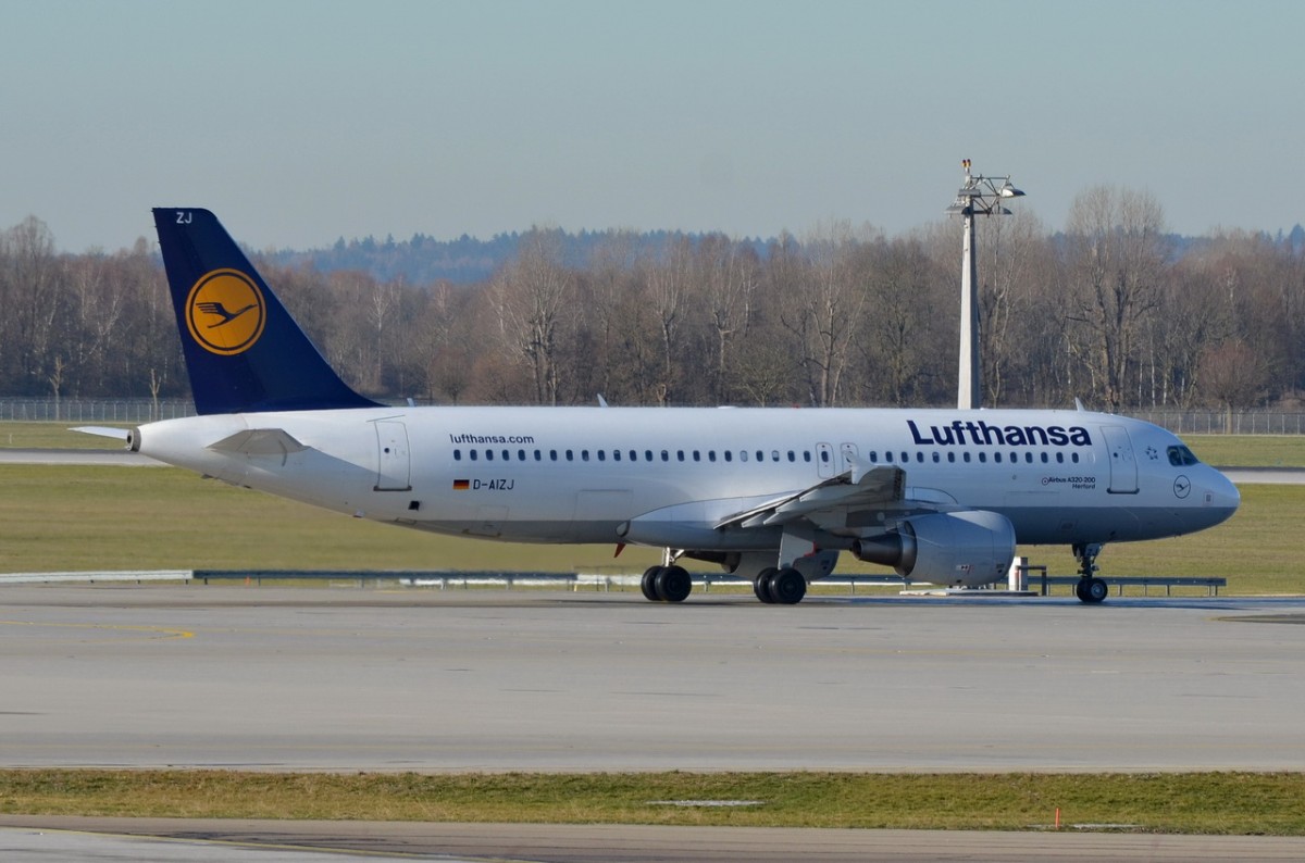 D-AIZJ Lufthansa Airbus A320-214  Herford  am 06.12.2015 in München zum Start