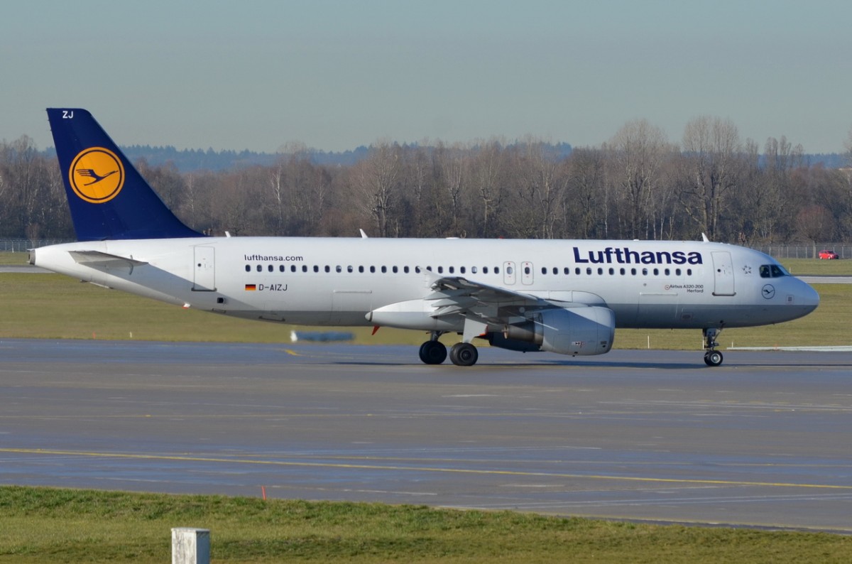 D-AIZJ Lufthansa Airbus A320-214  Herford  in München zum Start am 07.12.2015