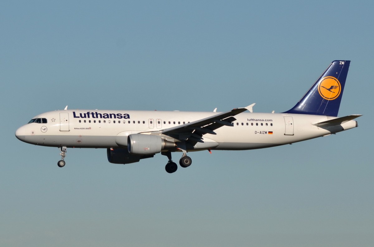 D-AIZM Lufthansa Airbus A320-214   in München beim Landeanflug am 07.12.2015