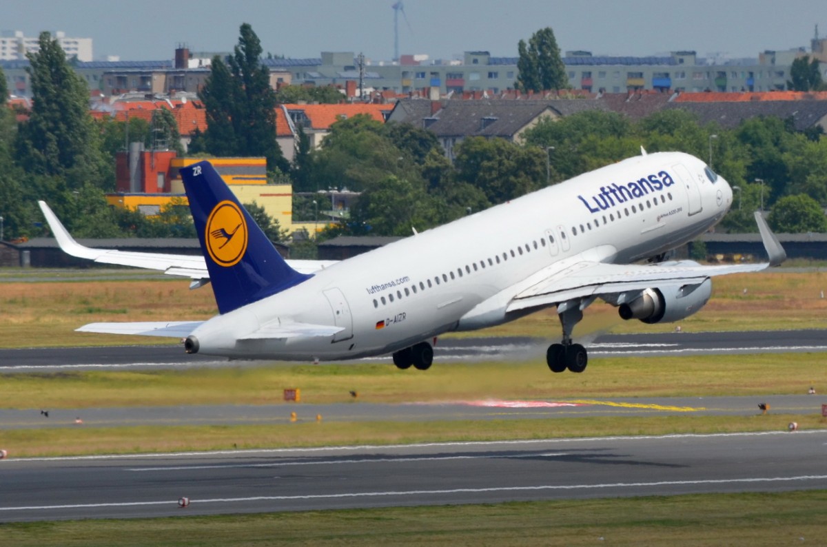 D-AIZR Lufthansa Airbus A320-214 (WL)  Start in Tegel am 27.06.2014
