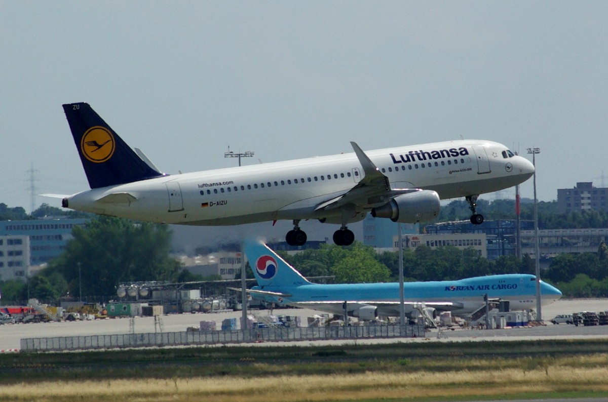 D-AIZU Lufthansa Airbus A320-214 (WL)   am 15.07.2014 in Frankfurt beim Landeanflug