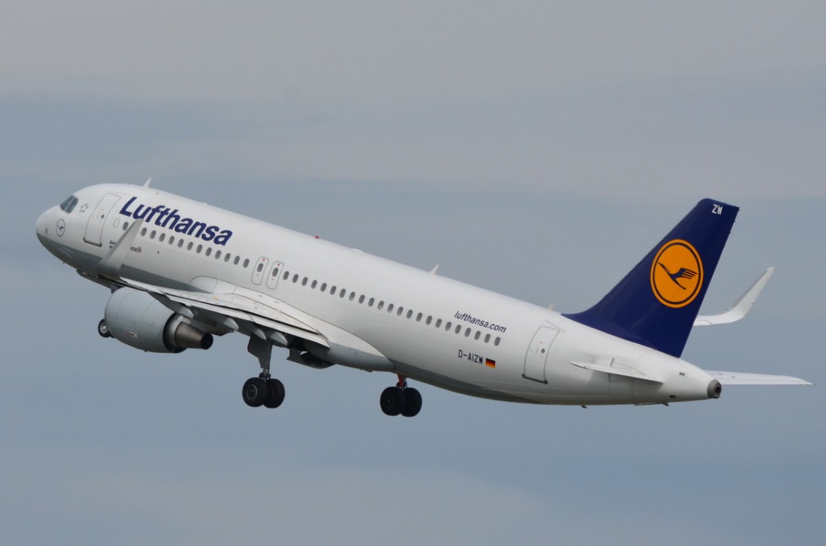 D-AIZW Lufthansa Airbus A320-214 (WL)    Start in Tegel am 12.08.2014