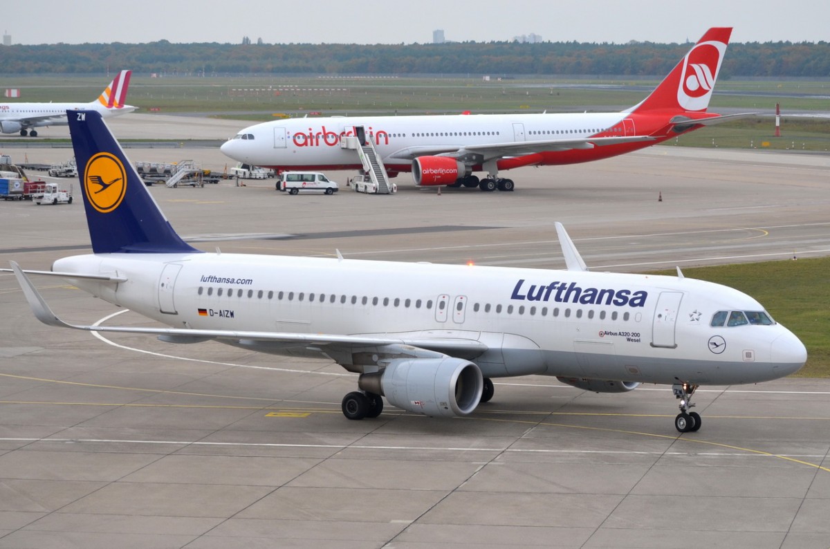 D-AIZW Lufthansa Airbus A320-214 (WL)   am 14.10.2014 in Tegel zum Gate