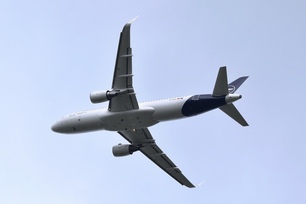 D-AIZX Lufthansa Airbus A320-214(WL)  Buxtehude  ,  06.05.2021, Berlin-Brandenburg  Willy Brandt  , BER ,  
 