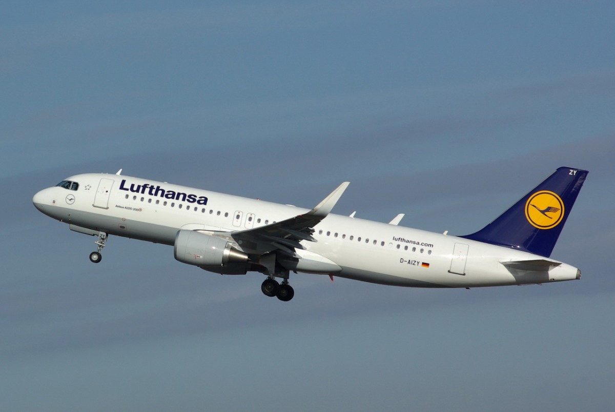 D-AIZY Lufthansa Airbus A320-214(WL)    17.02.2014   Berlin-Tegel