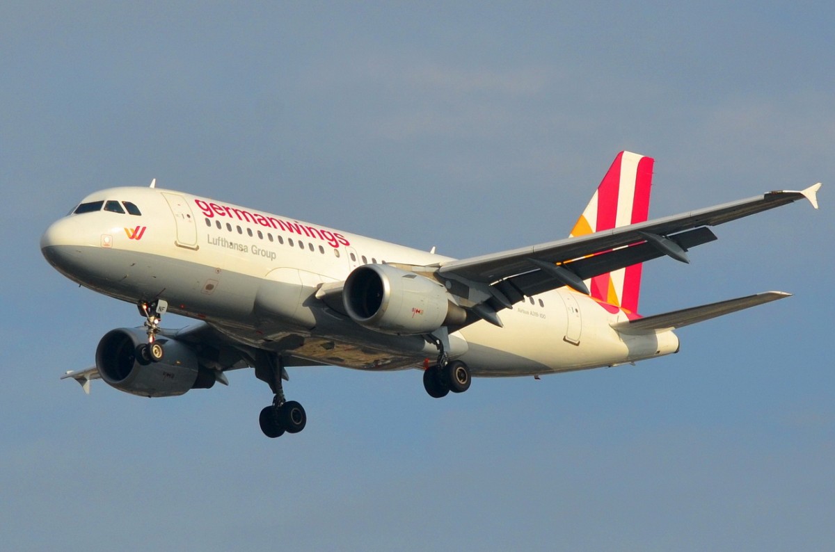 D-AKNF Germanwings Airbus A319-112  Landeanflug auf Tegel am 05.11.2014