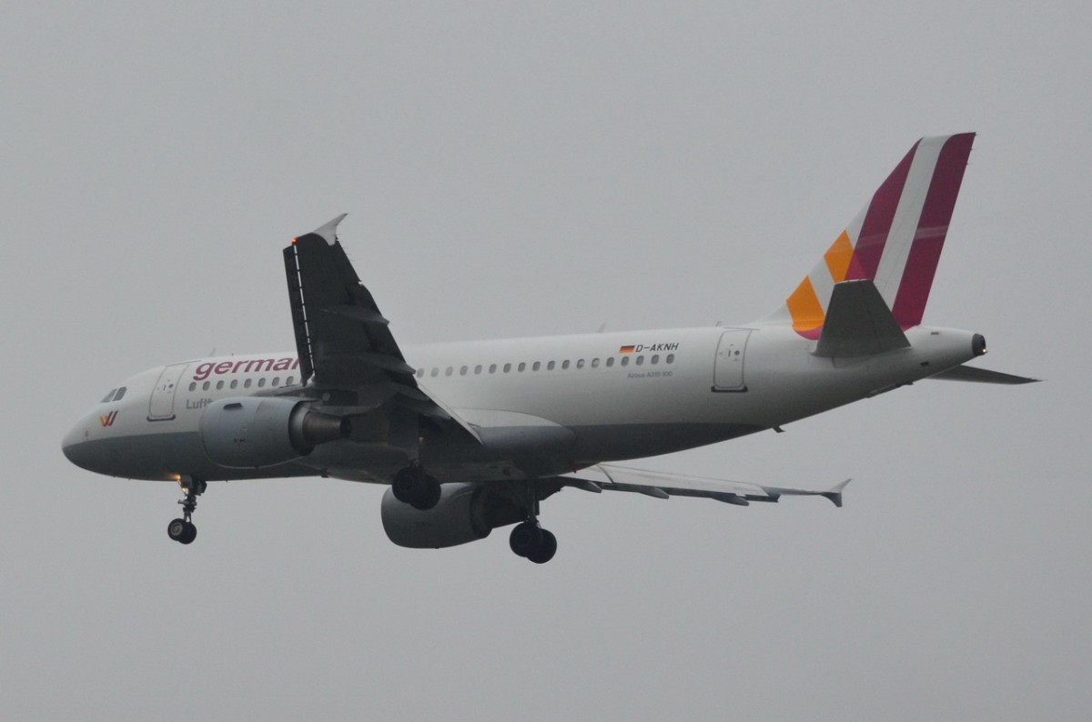 D-AKNH Germanwings Airbus A319-112    Landeanflug am 13.11.2014 auf Tegel