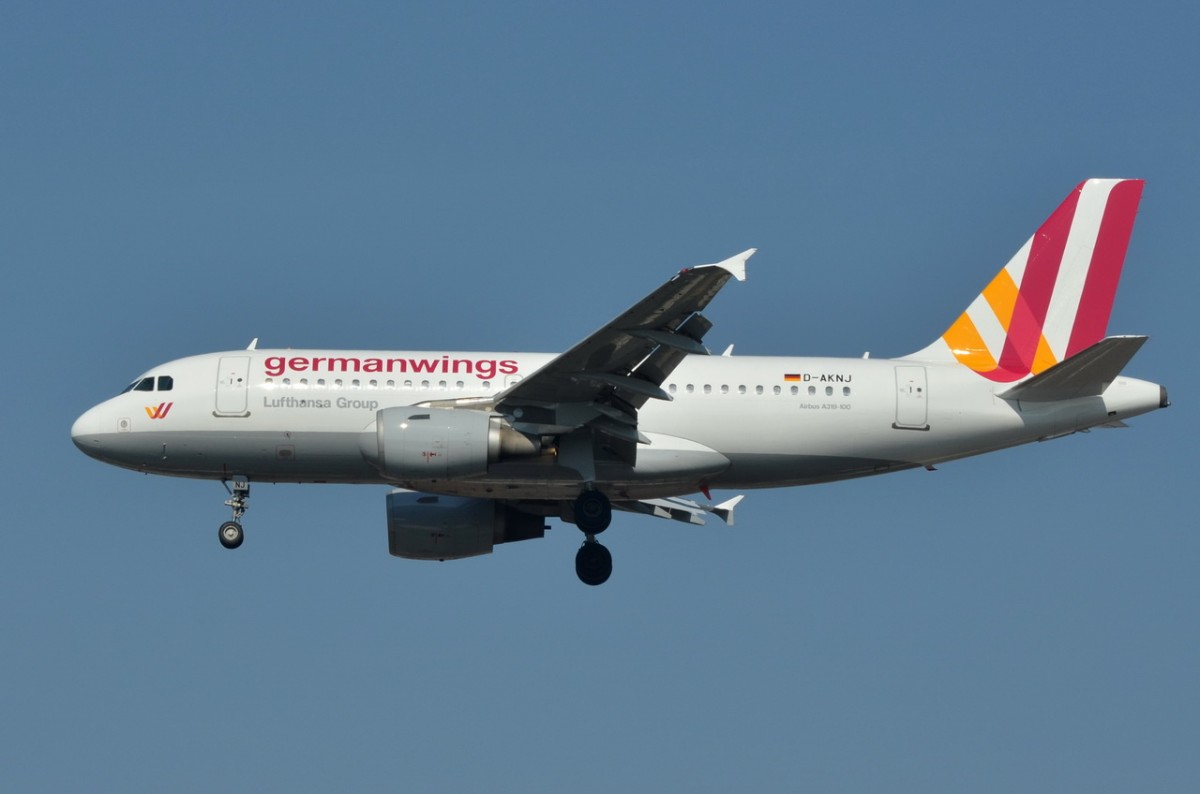 D-AKNJ  Germanwings  Airbus A319-112   Landeanflug Tegel  20.03.2015