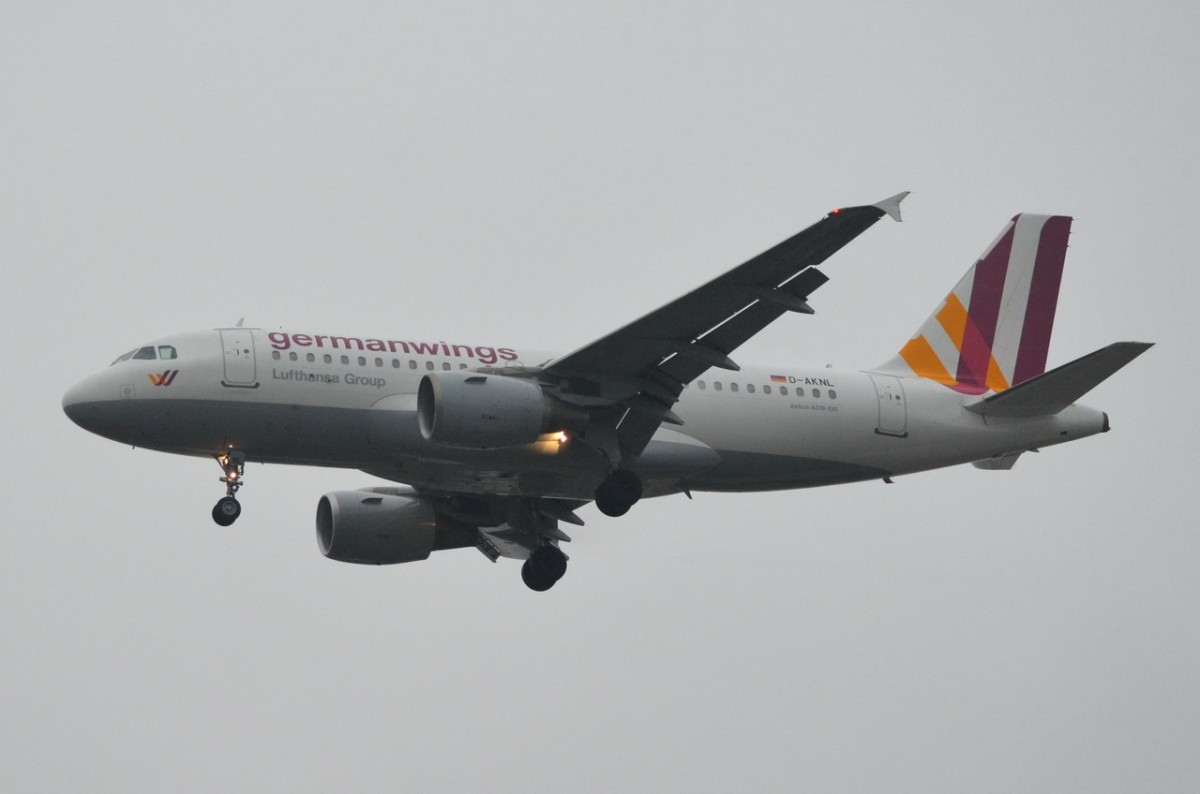 D-AKNL Germanwings Airbus A319-112  am 13.11.2014 Landeanflug auf Tegel